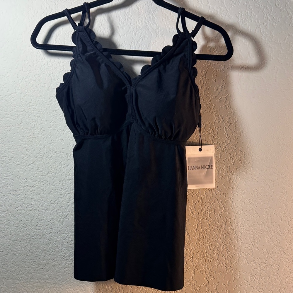 Hanna Nikole Black Women's Swimsuit top